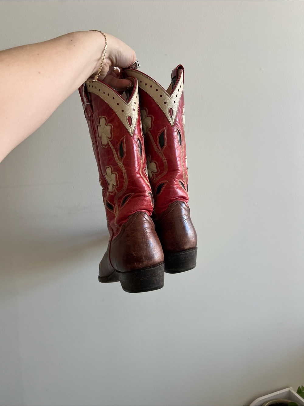 Larry Mahan Vintage Red and Brown Floral Western Boots - Classic Cowgirl Style - Picture 6 of 9